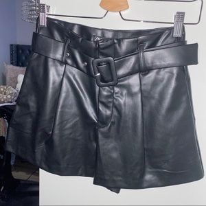 ZARA HIGHWAISTED FAUX LEATHER SHORTS SIZE XS